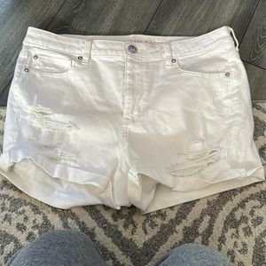 American Eagle white shorts